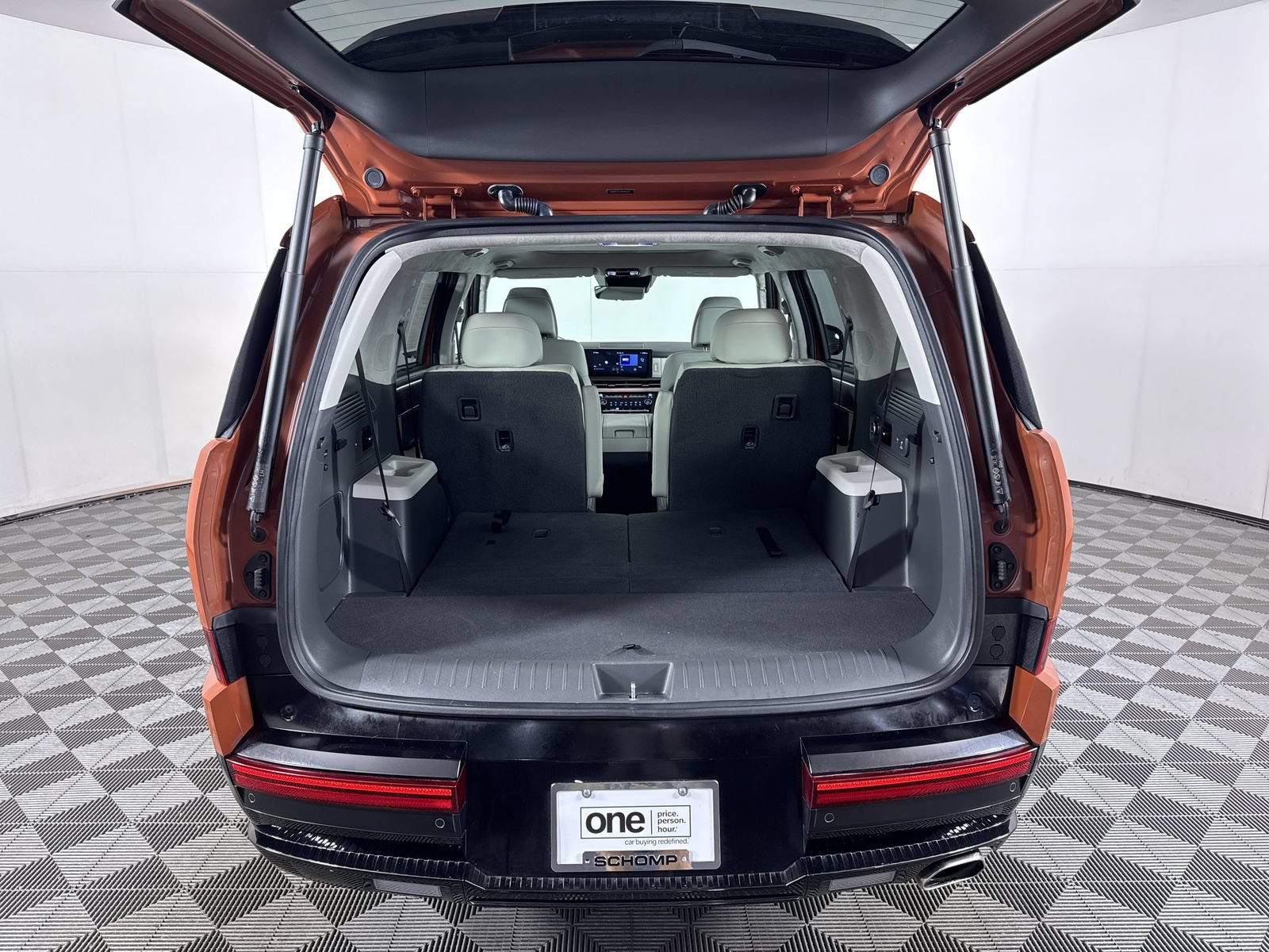 Used 2024 Terracotta Orange Hyundai Calligraphy image 26