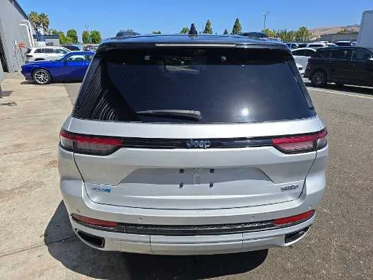 Used 2022 Silver Zynith Jeep Overland image 5