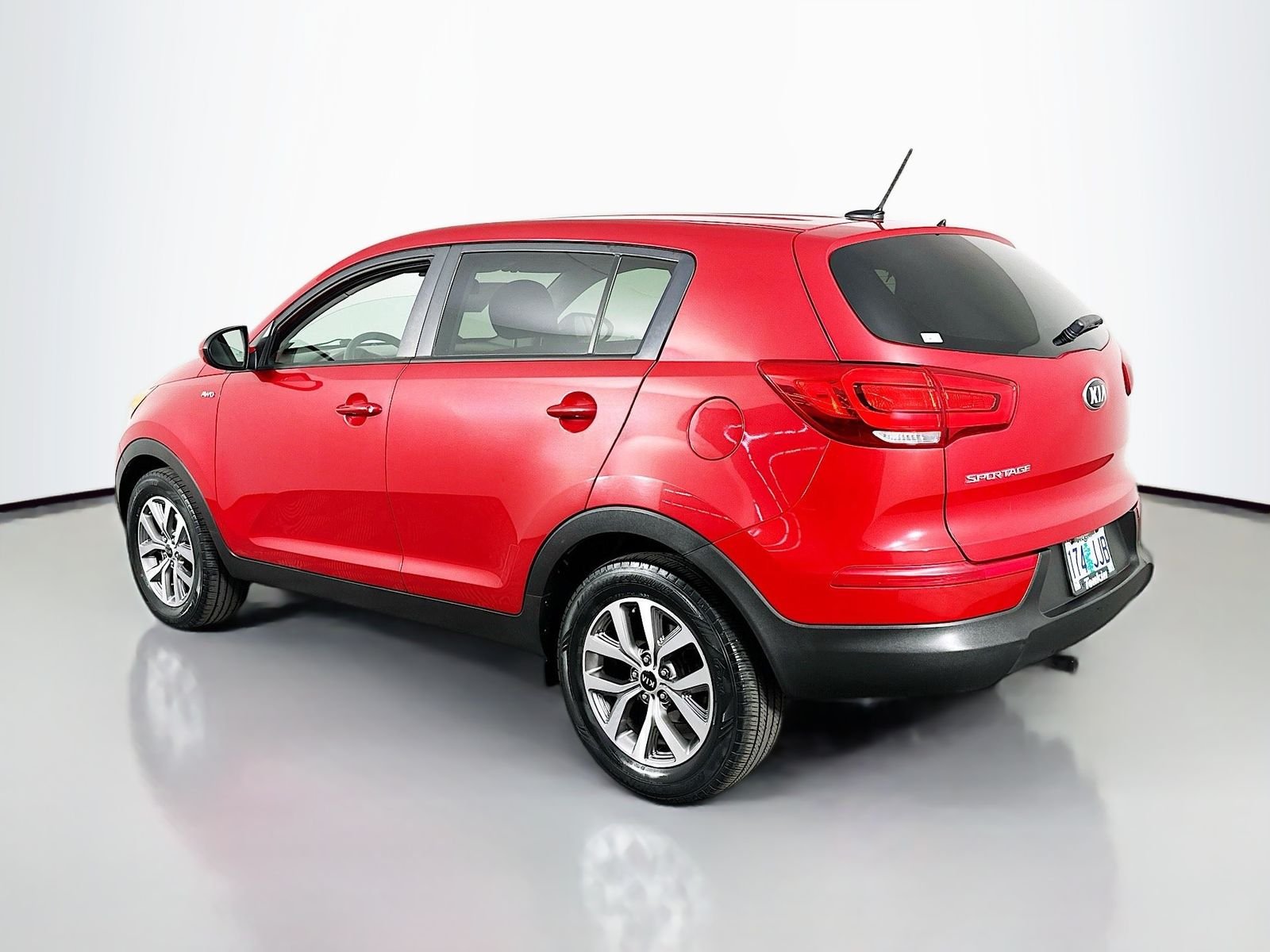 Used 2014 Signal Red Kia LX image 5