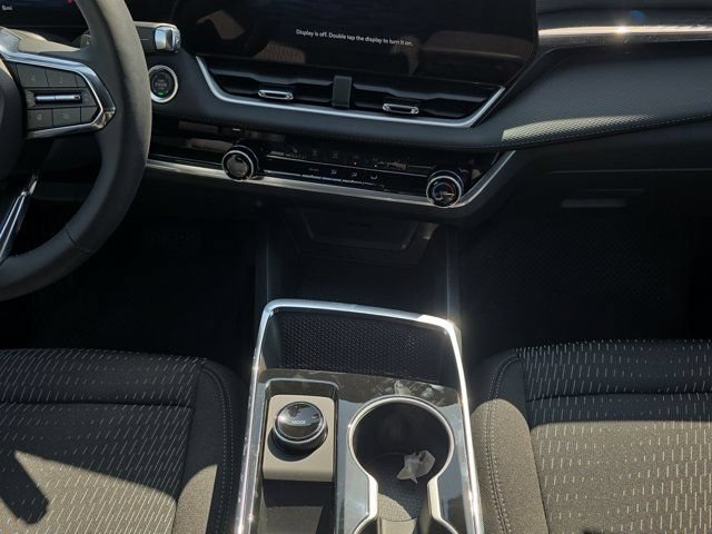 2027 Chevrolet Equinox LT - Photo 13