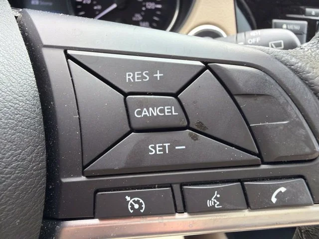 Used 2020 Blue Nissan SV image 33