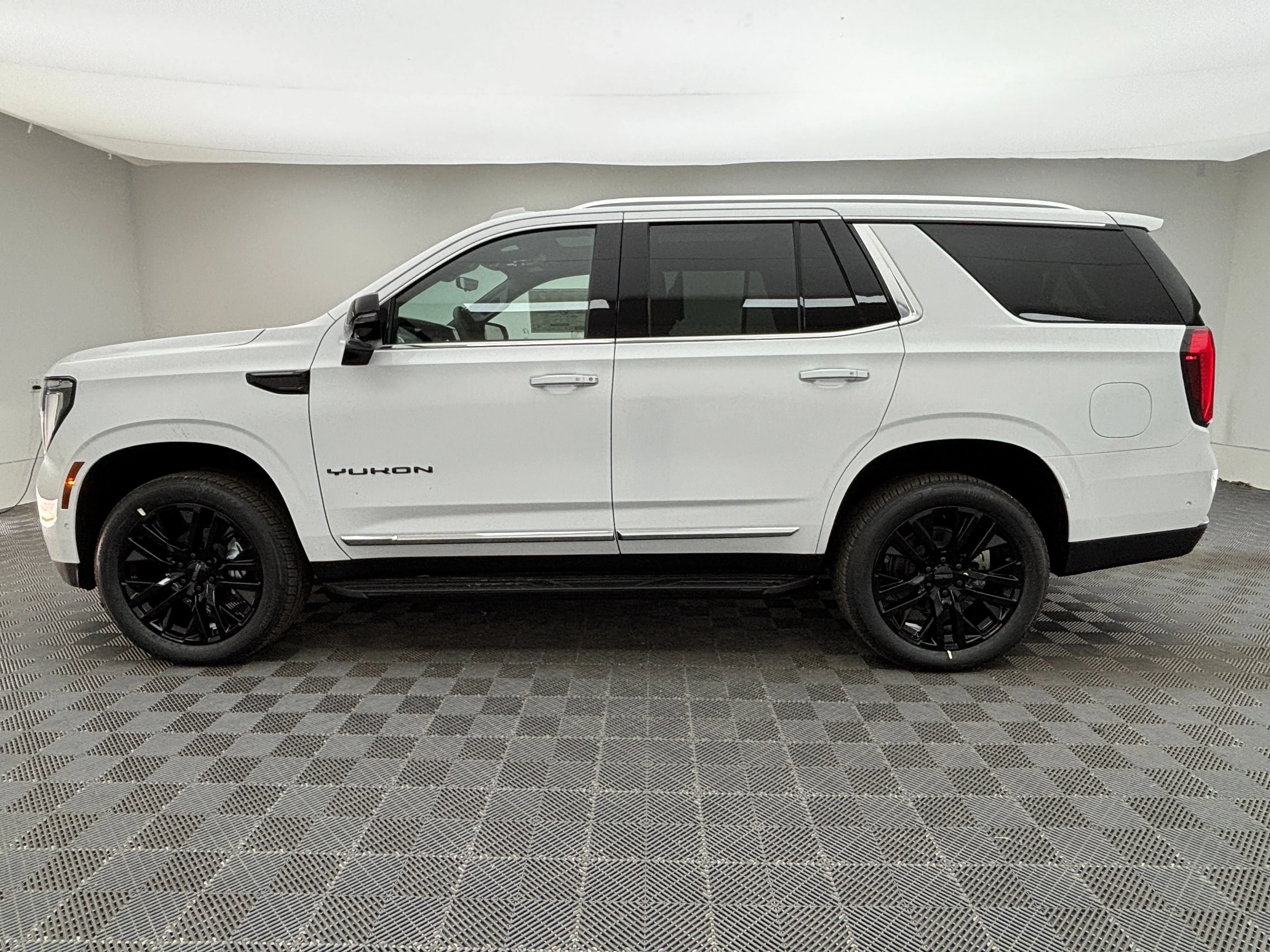 2026 GMC Yukon Elevation - Photo 17