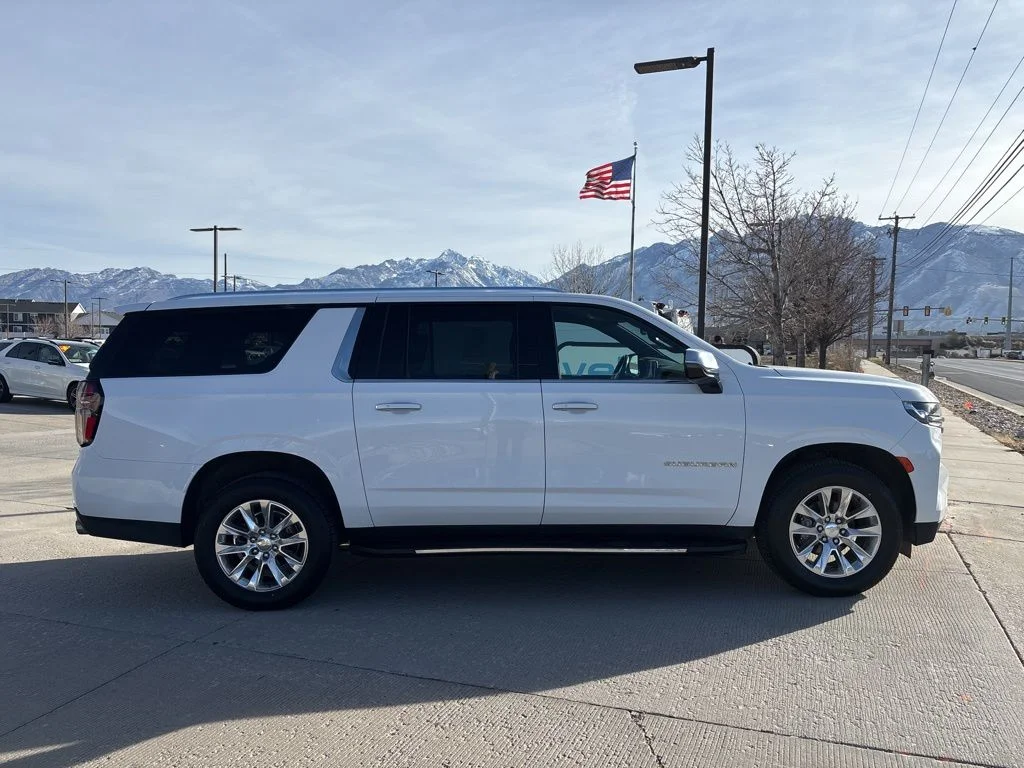 Used 2023 White Chevrolet Premier image 2