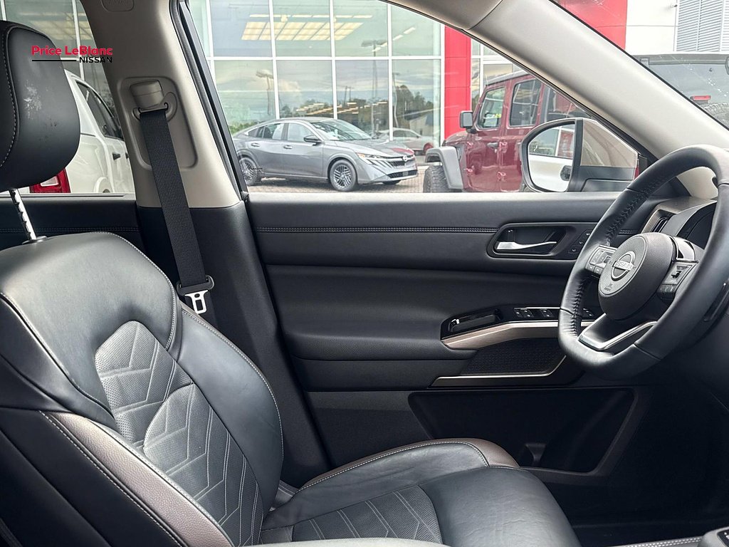 Certified Used 2025 BROWN Nissan Platinum image 9