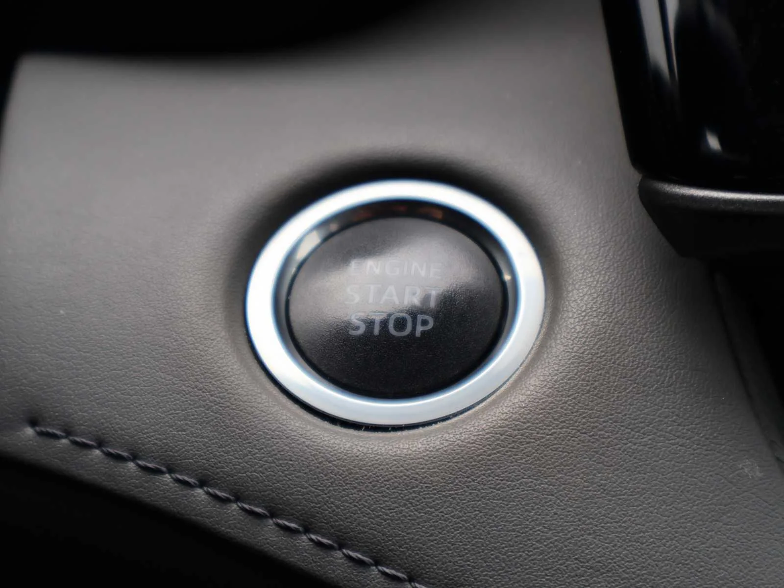 Used 2020 Magnetic Gray Metallic Toyota XLE image 19