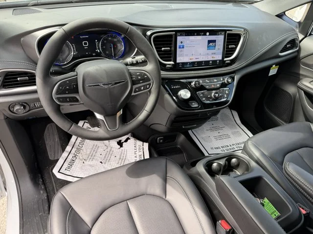 2026 Chrysler Pacifica Select - Photo 6