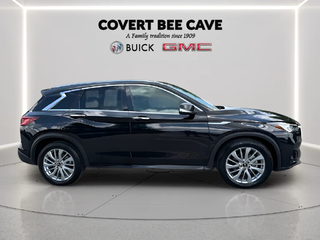 Used 2024 Black INFINITI LUXE image 12
