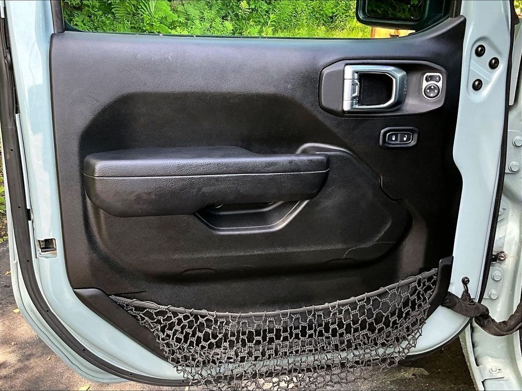 Used 2023 Earl Clearcoat Jeep Sport S image 9