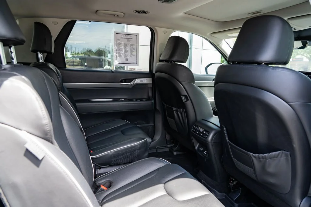 Used 2023 Gray Hyundai SEL image 27