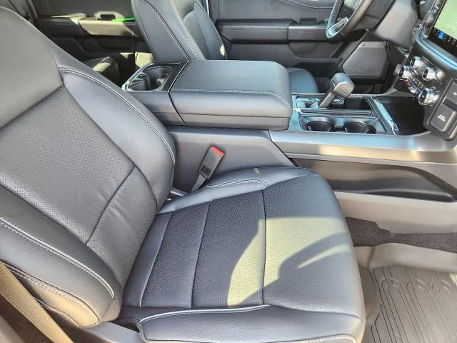 New 2026 Oxford White Ford Lariat® image 32