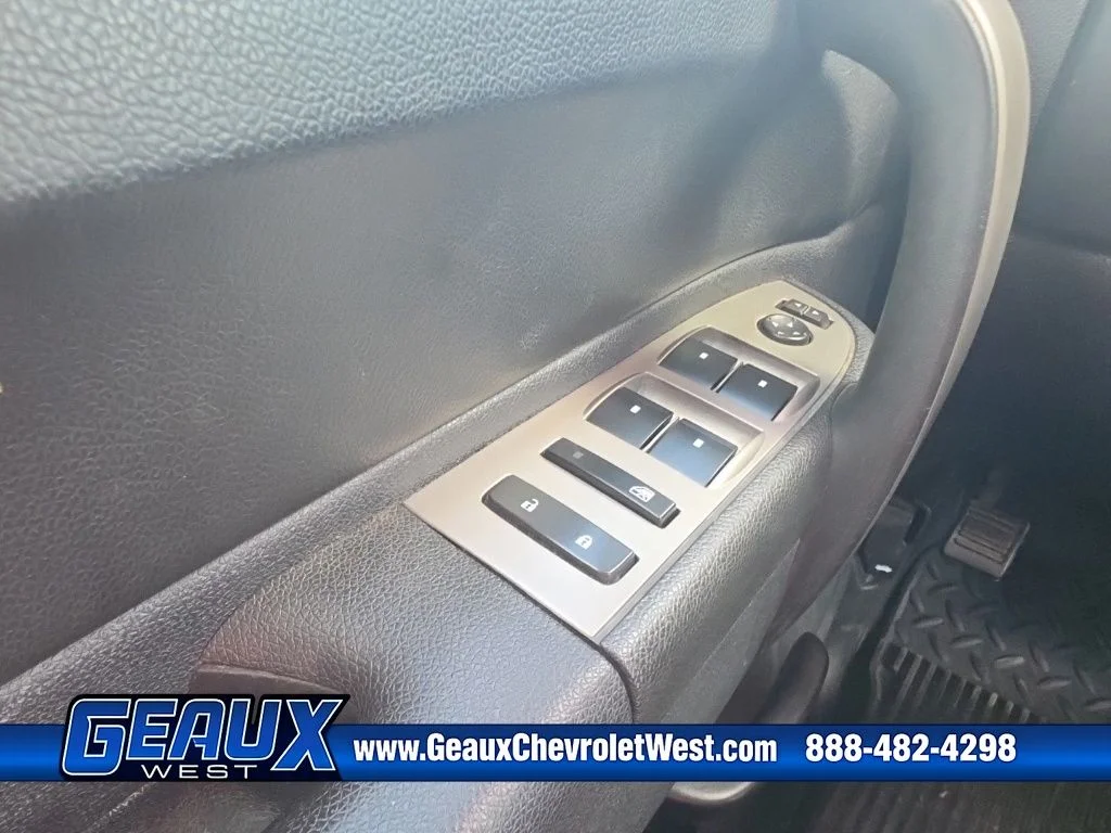 Used 2012 White Chevrolet LT image 23