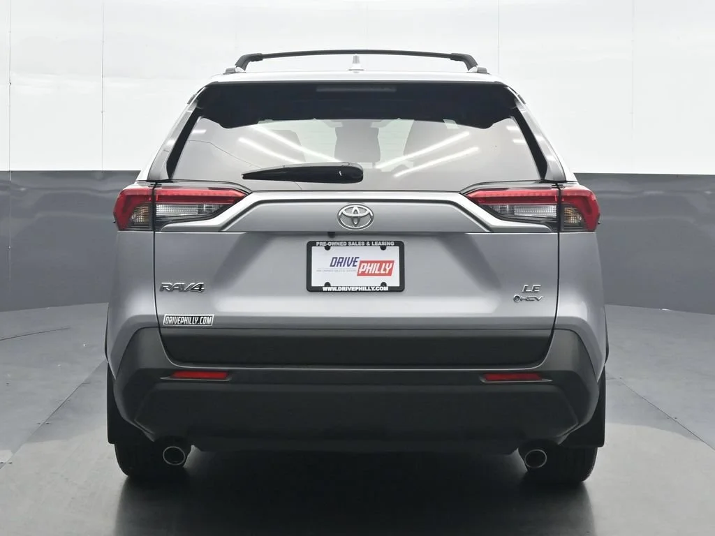 Used 2025 Silver Toyota LE image 5