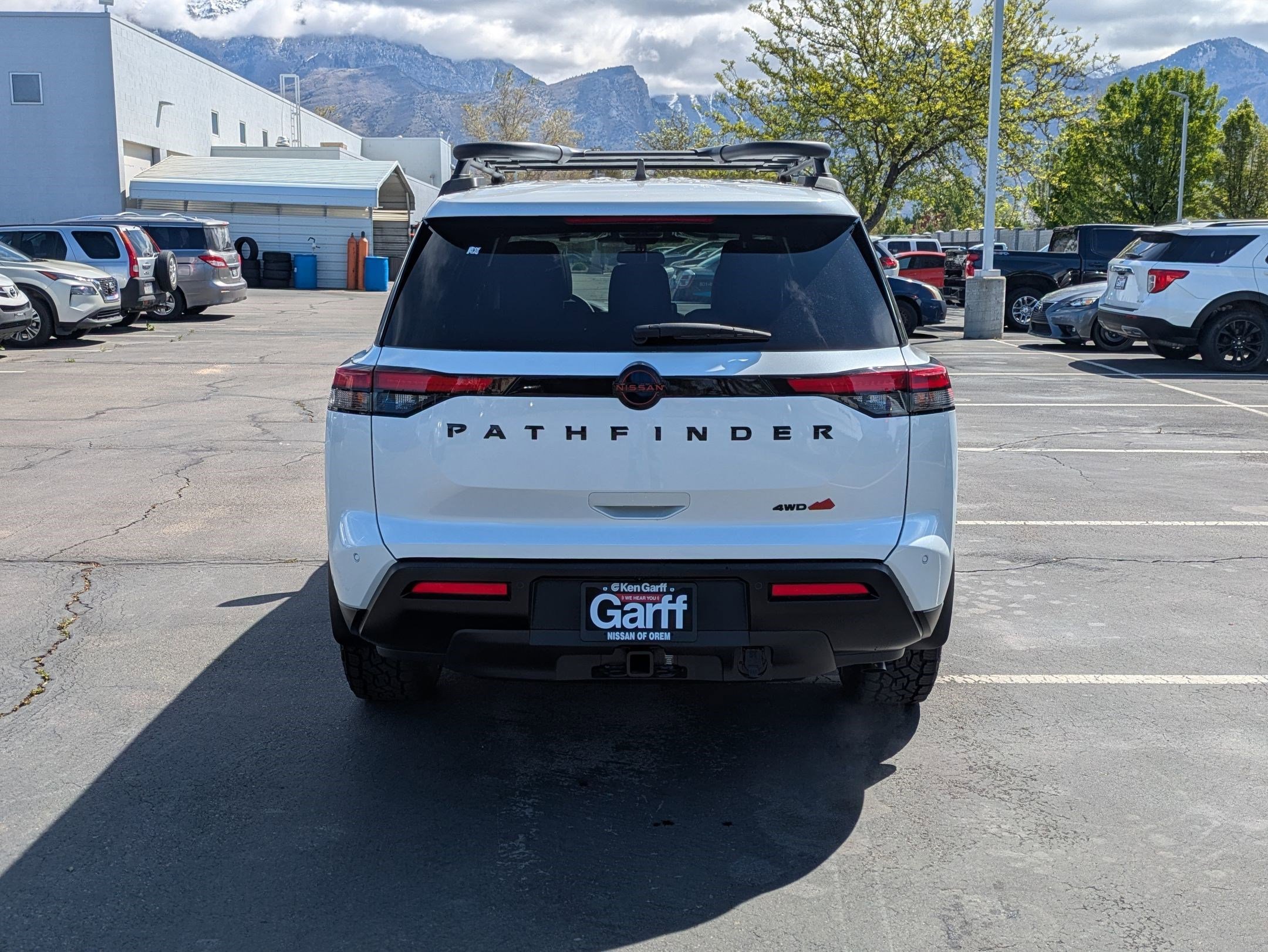New 2026 Everest White Pearl TriCoat Nissan Rock Creek® image 4