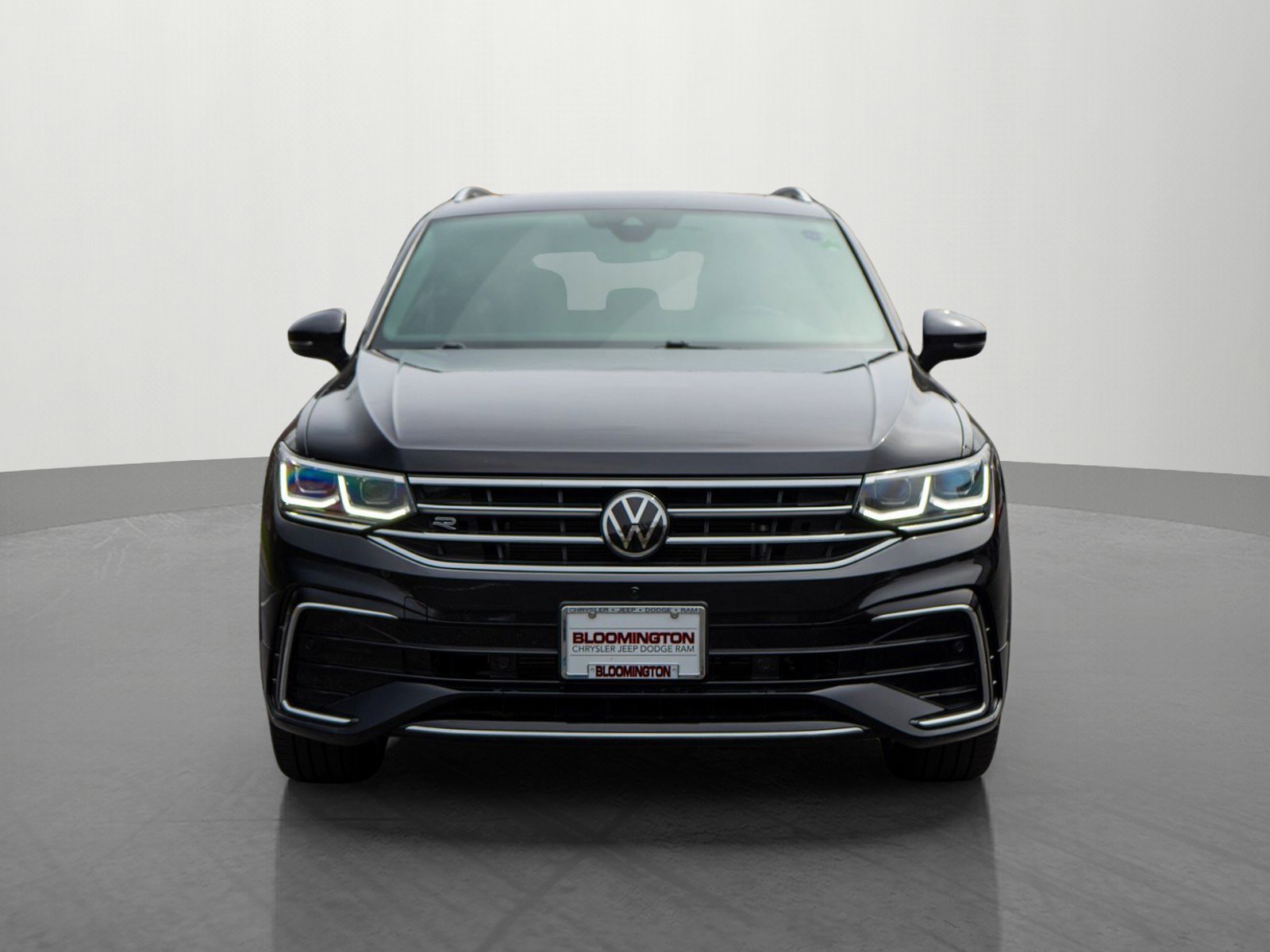 Used 2022 Volkswagen Tiguan SEL R-LINE with VIN 3VV4B7AX3NM096664 for sale in Minneapolis, Minnesota