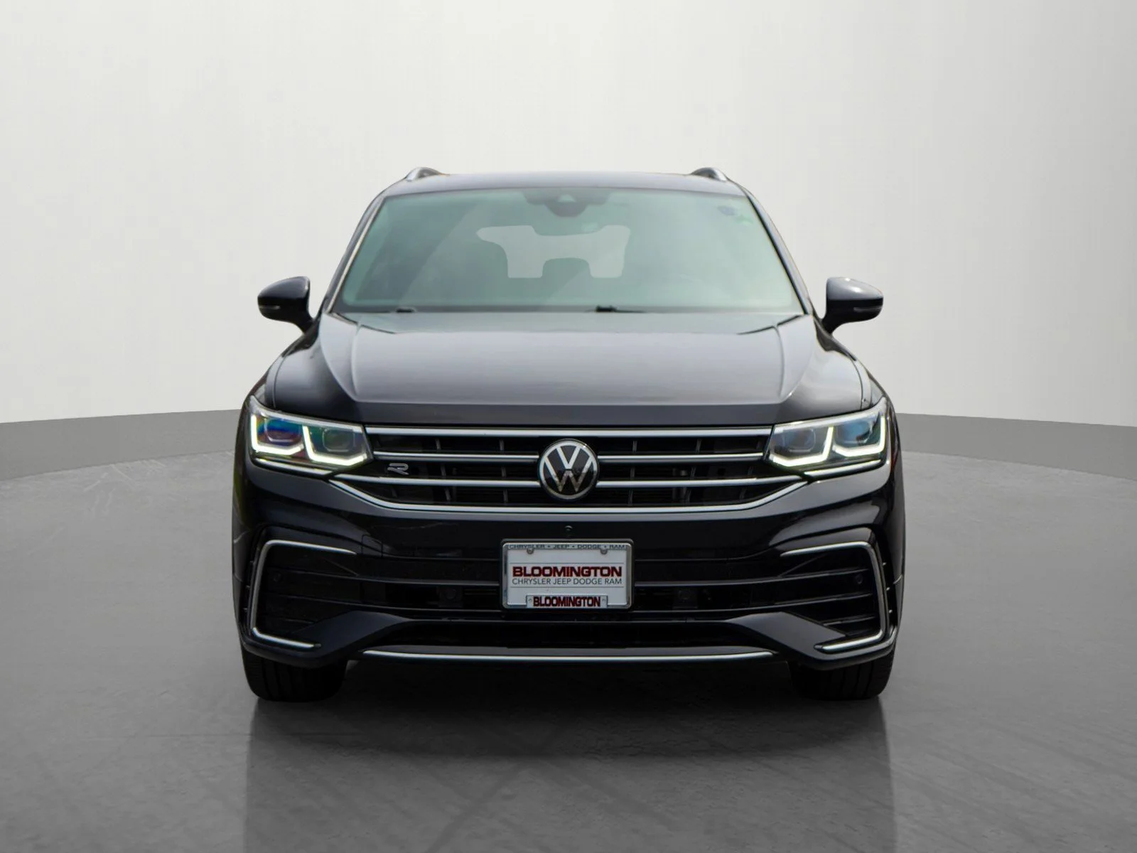Used 2022 Volkswagen Tiguan SEL R-LINE with VIN 3VV4B7AX3NM096664 for sale in Minneapolis, Minnesota