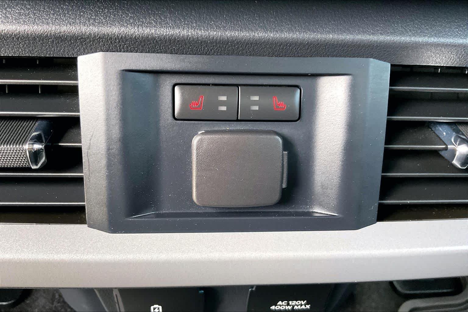 Used 2024 Iconic Silver Ford LARIAT image 31