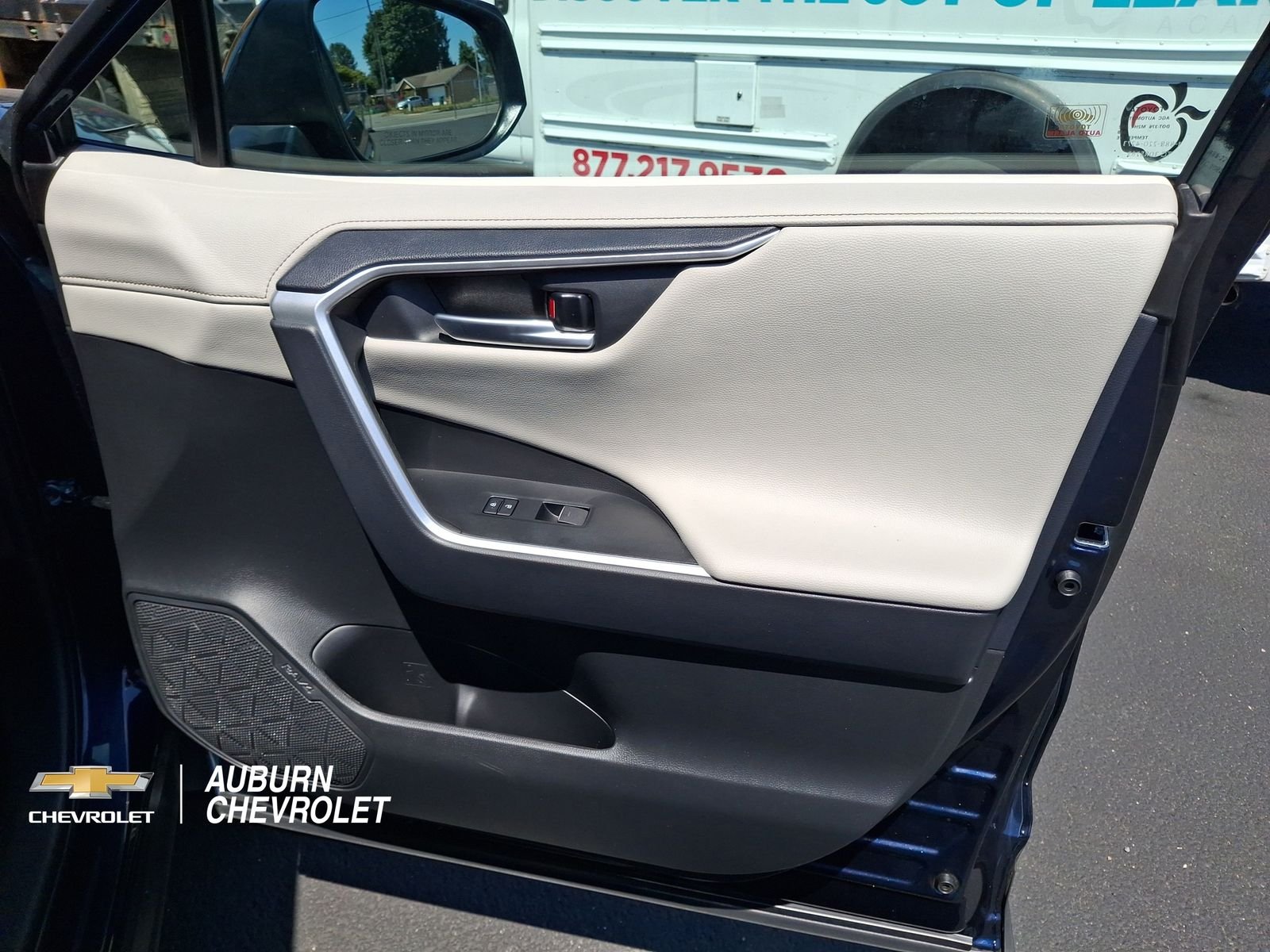 2025 Toyota RAV4 Limited - Photo 19