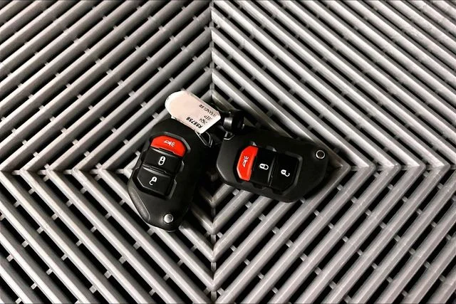 Used 2024 Anvil Clear Coat Jeep Rubicon image 10
