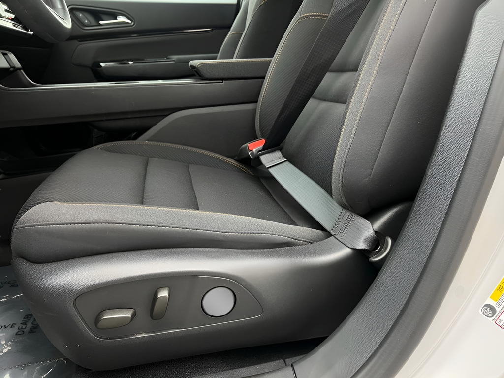 Used 2025 Snowfall Pearl Honda EX image 20