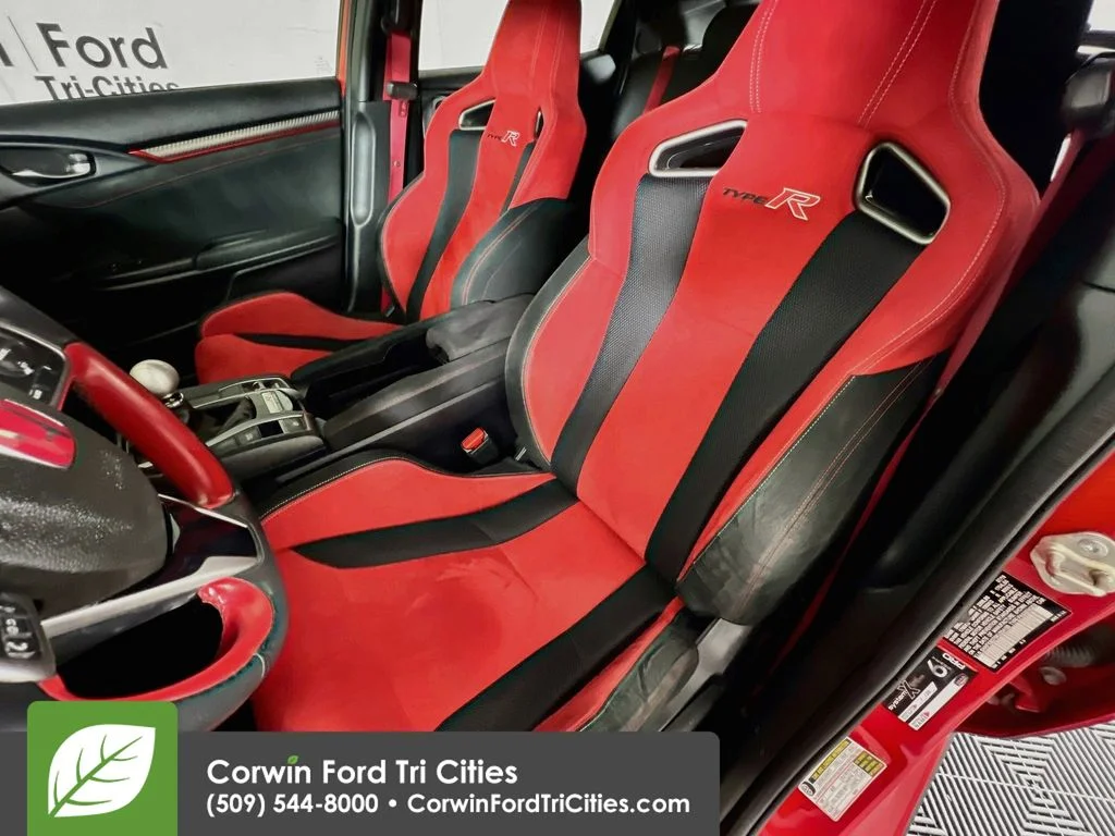Used 2019 Rallye Red Honda Touring image 24