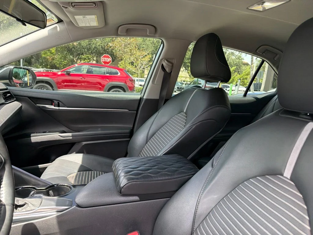 Used 2020 Celestial Silver Metallic Toyota SE image 17