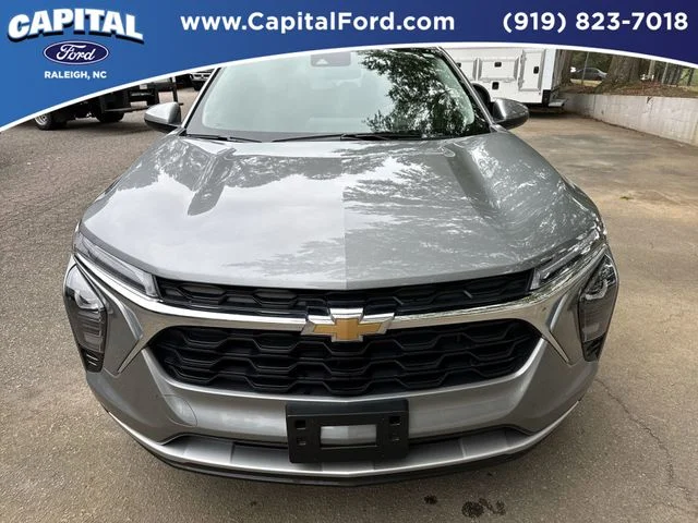 Used 2025 Gray Chevrolet LT image 10