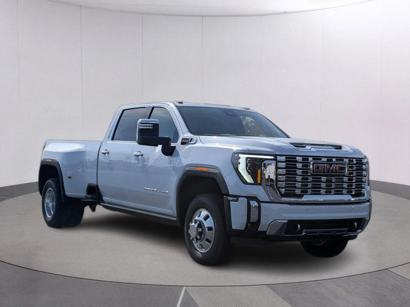 New 2026 Glacier White Tricoat GMC Denali DRW image 8
