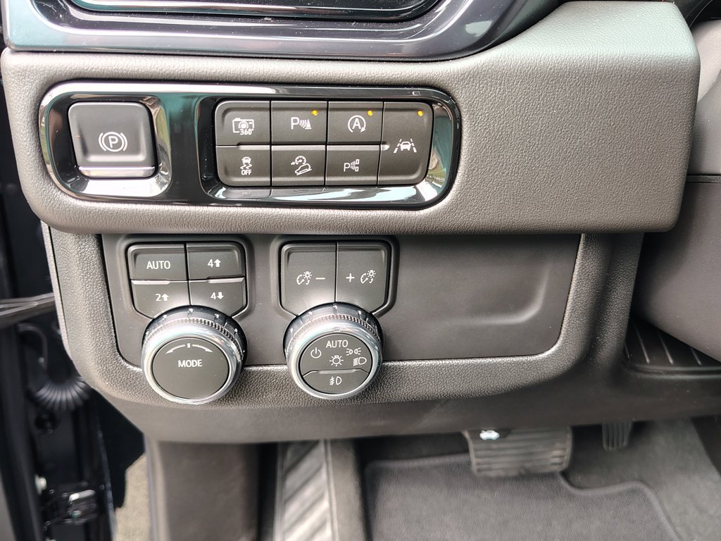 2026 GMC Yukon XL AT4 - Photo 25