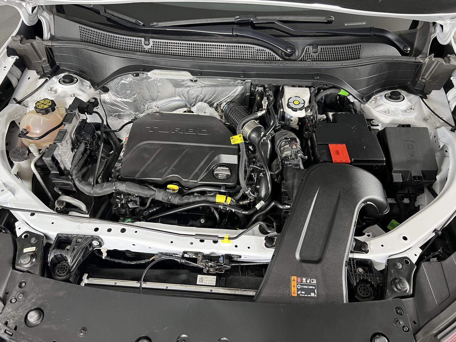 Used 2025 Summit White Chevrolet 1RS image 20