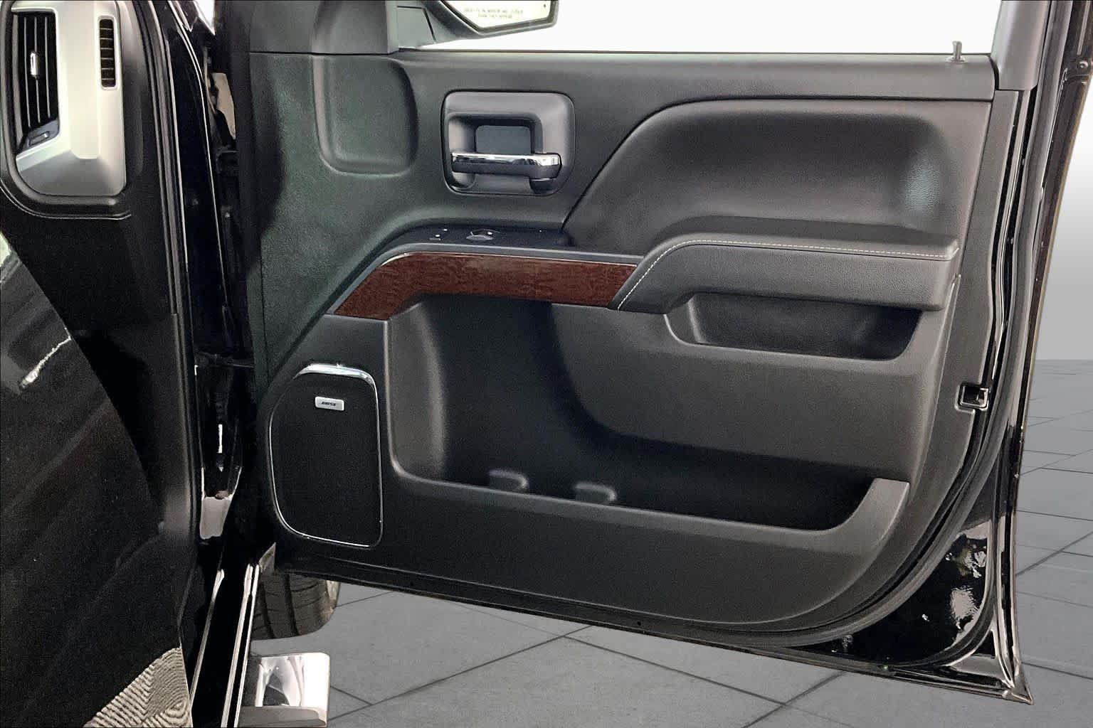 Used 2018 Onyx Black GMC SLT image 21