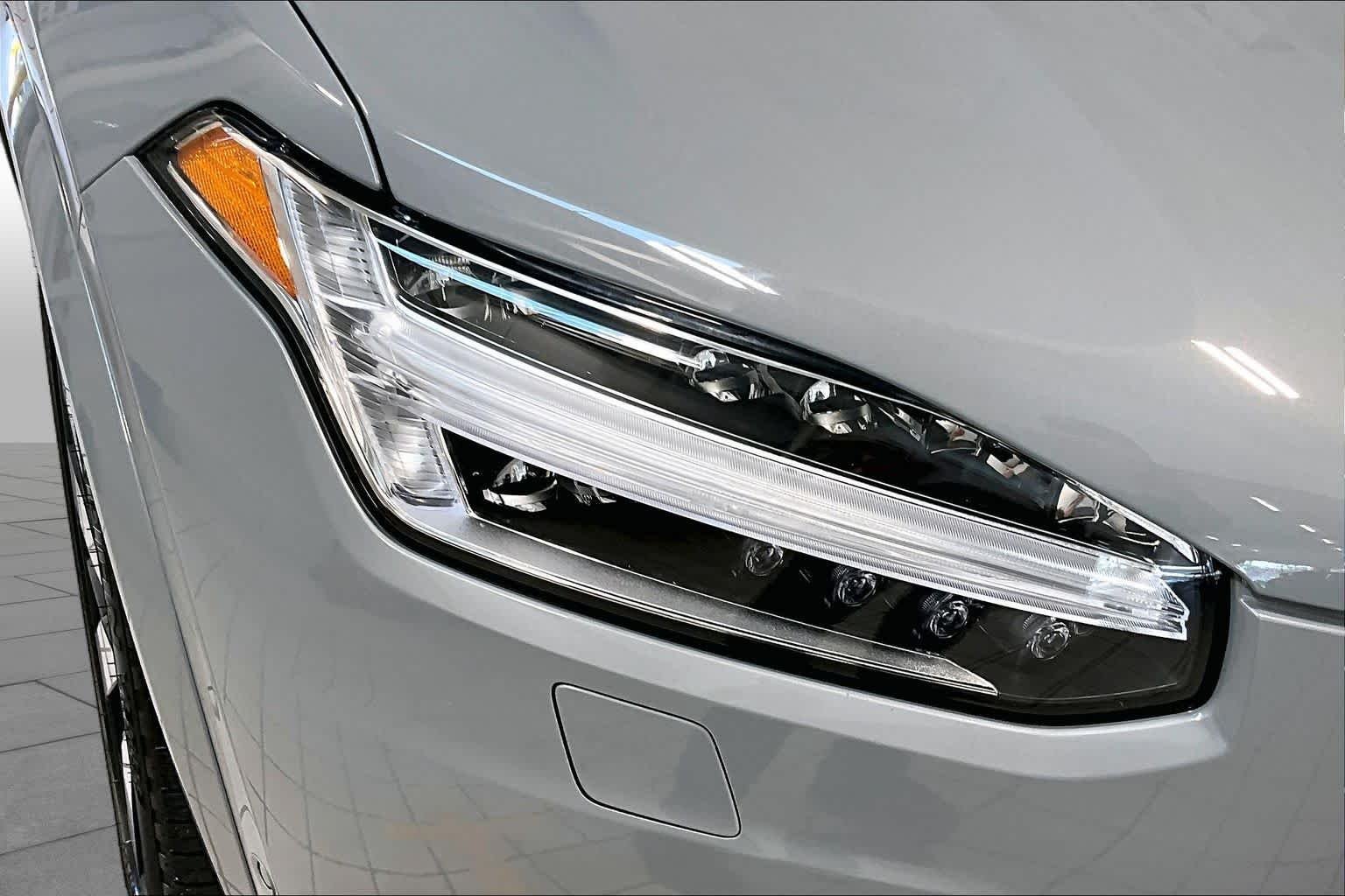 Used 2025 Vapour Grey Metallic Volvo Plus image 26