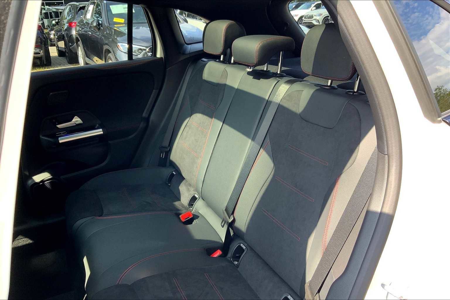 New 2026 Polar White Mercedes-Benz GLA 250 image 13