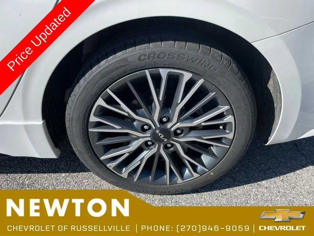 Used 2023 White Kia GT-Line image 45