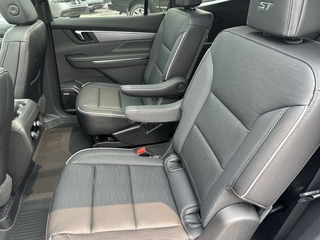 New 2026 Iridescent White Tricoat Buick Sport Touring image 27