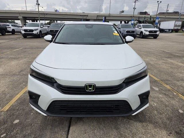 Used 2024 Platinum White Pearl Honda Touring image 7