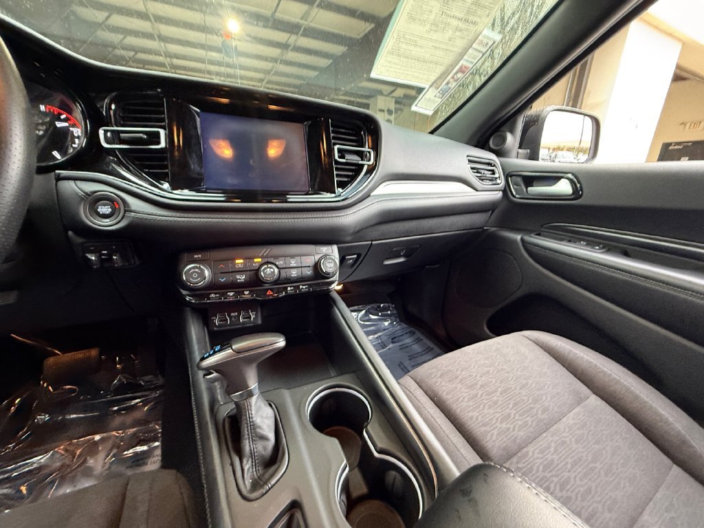 Used 2023 Black Dodge SXT image 15