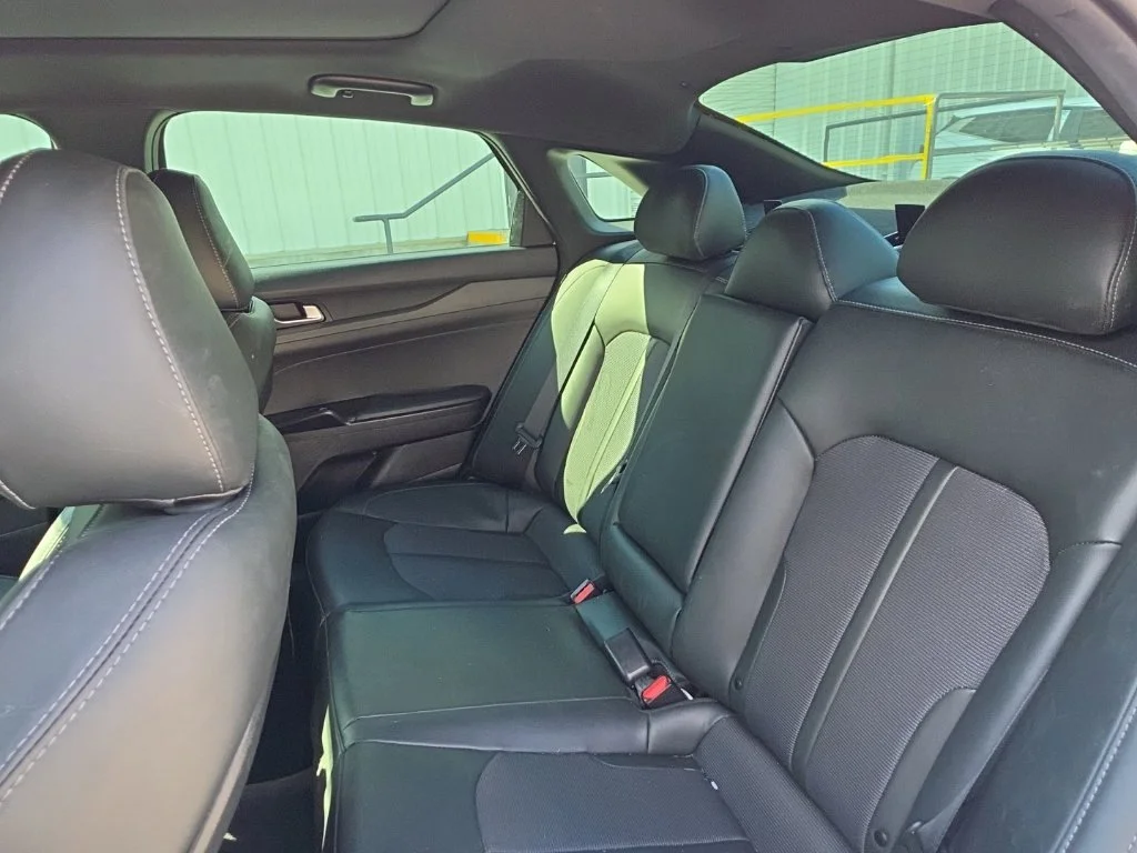 Used 2022 White Kia GT-Line image 11