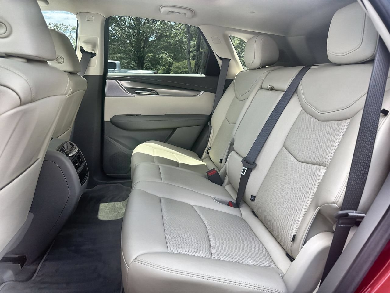 Used 2021 INFRARED TINTCOAT Cadillac FWD Premium Luxury image 20