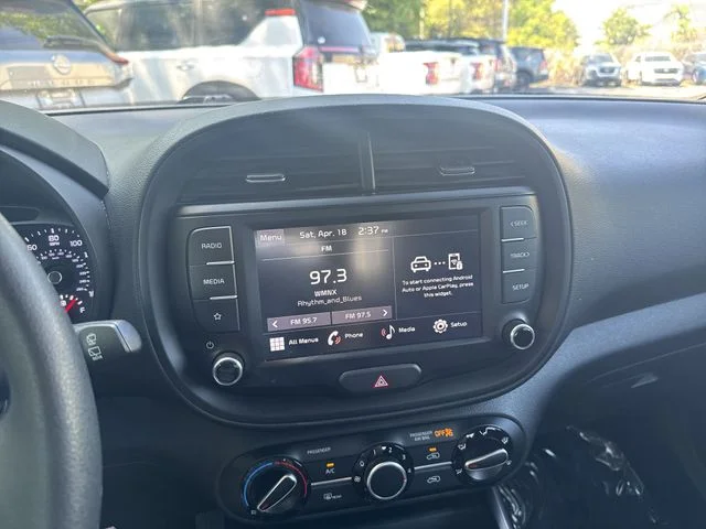 Used 2022 White Kia LX image 20