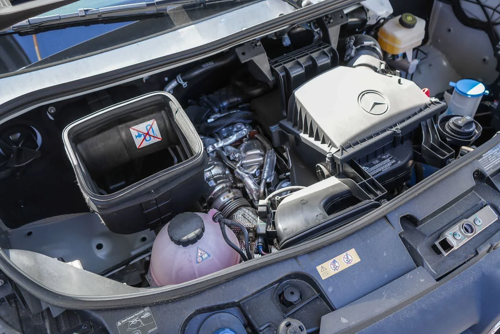 New 2026 Arctic+White Mercedes-Benz Crew 144 WB  RWD 2.0L 4-Cylinder image 71