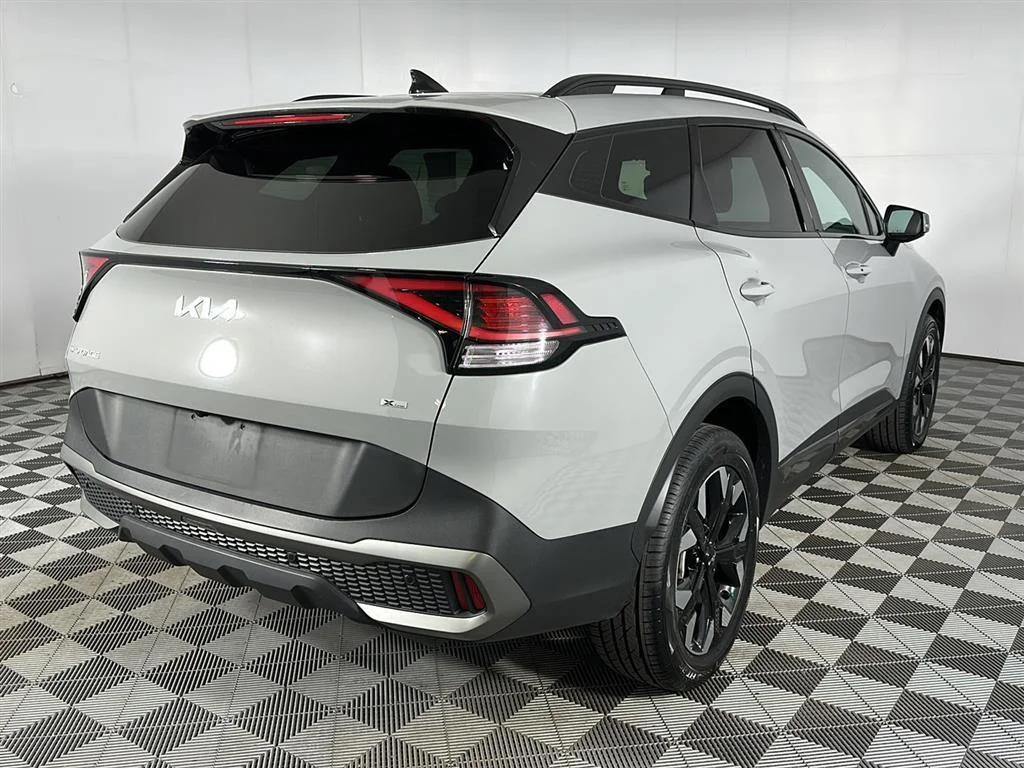 Used 2024 Wolf Gray Kia X-Line image 26
