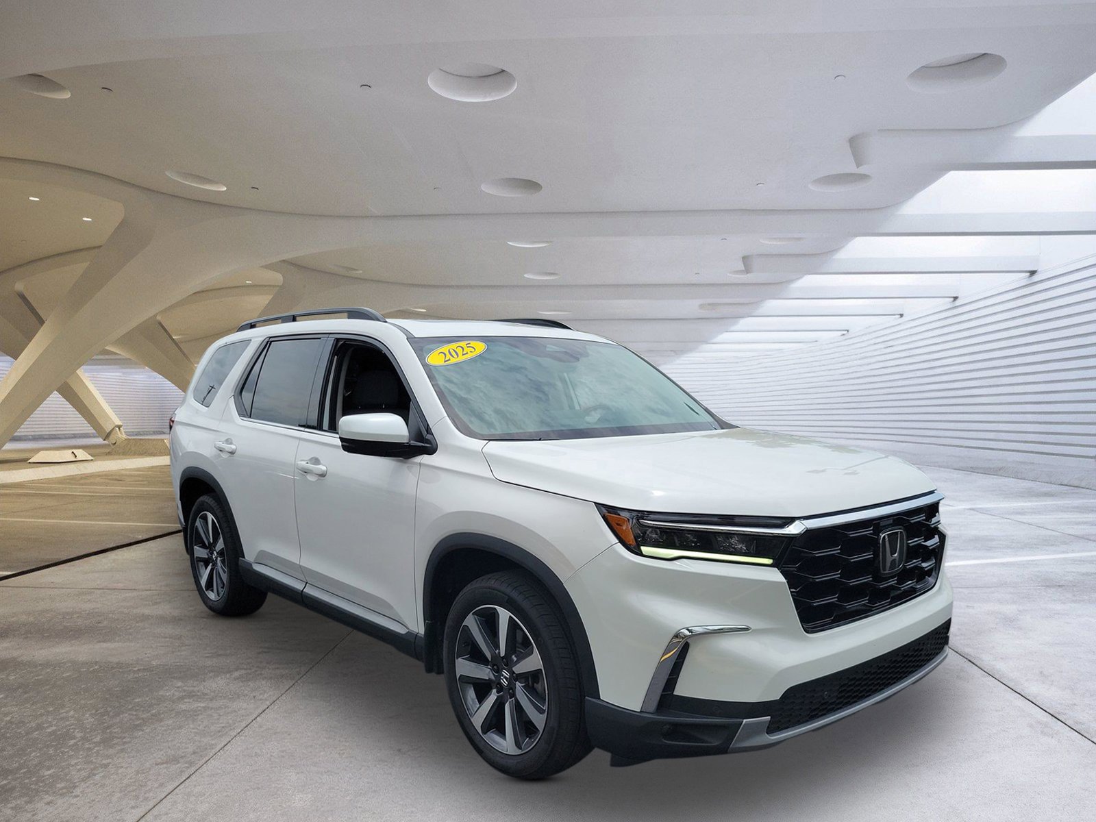 2025 Honda Pilot Touring 2WD's photo