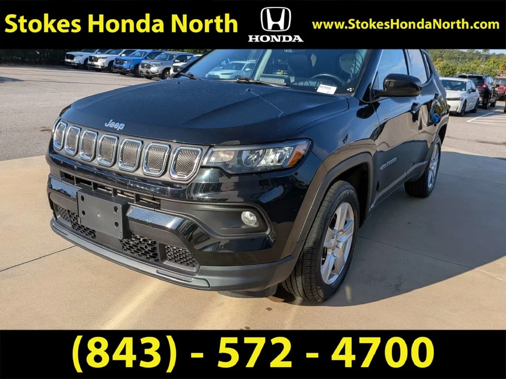 Used 2022 Black Jeep Latitude image 8