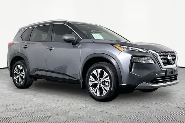 Used 2022 Gray Nissan SV image 3