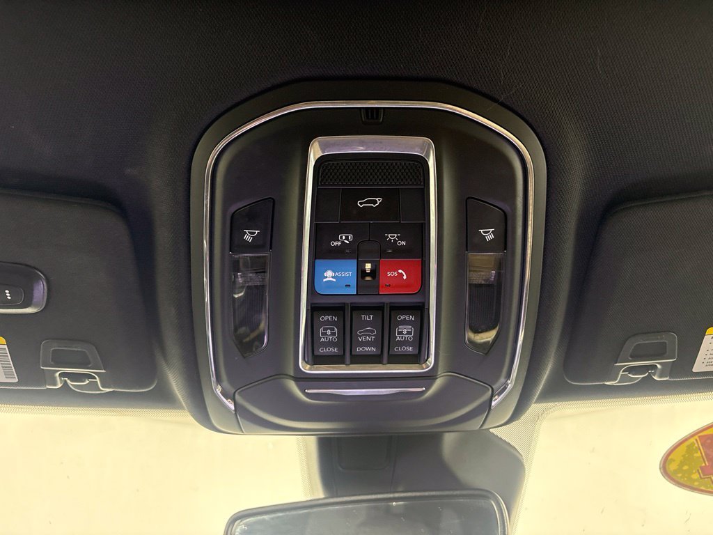 Used 2024 White Jeep Limited image 34