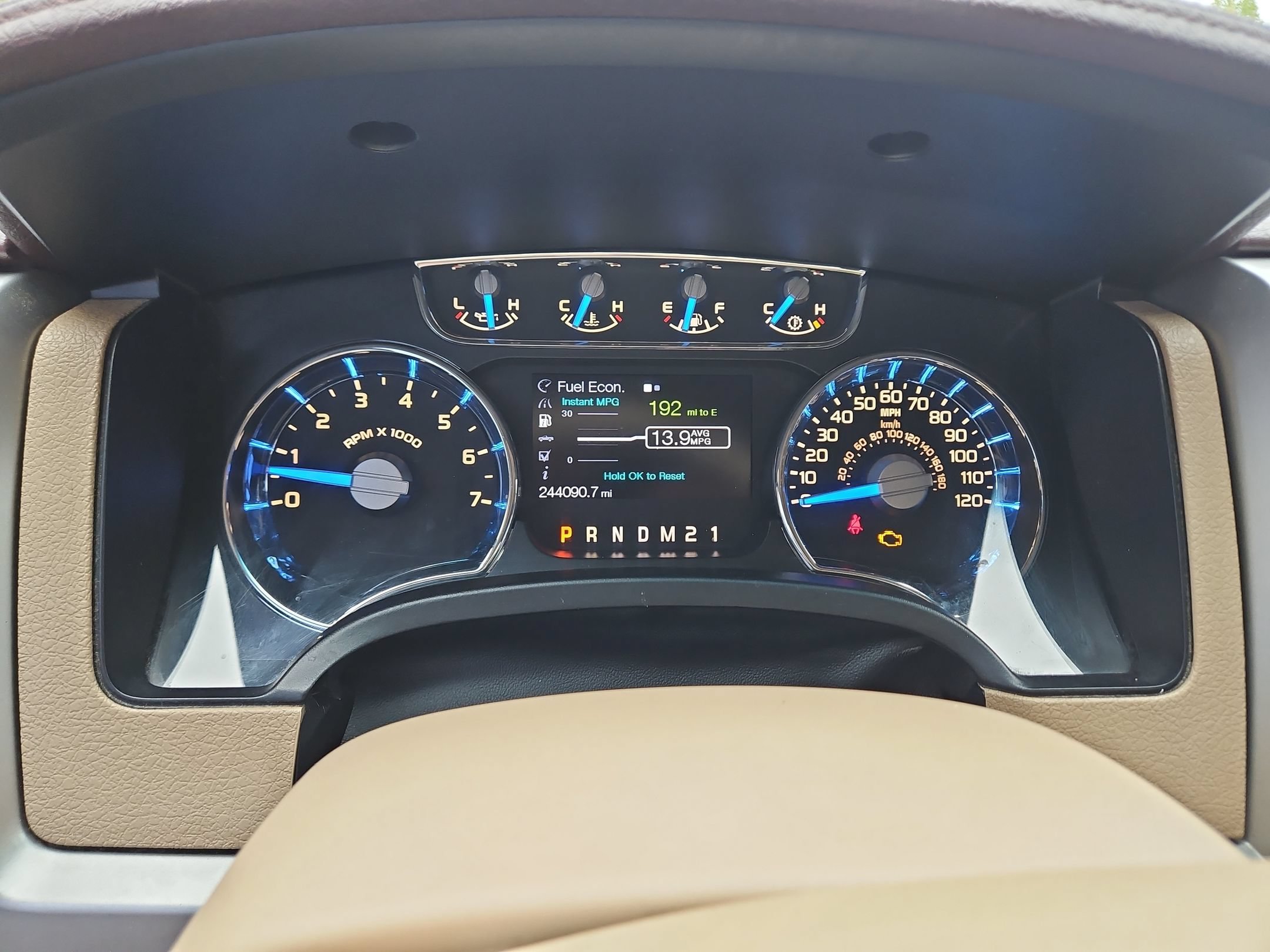 Used 2013 White Platinum Metallic Tri-Coat Ford King Ranch image 28