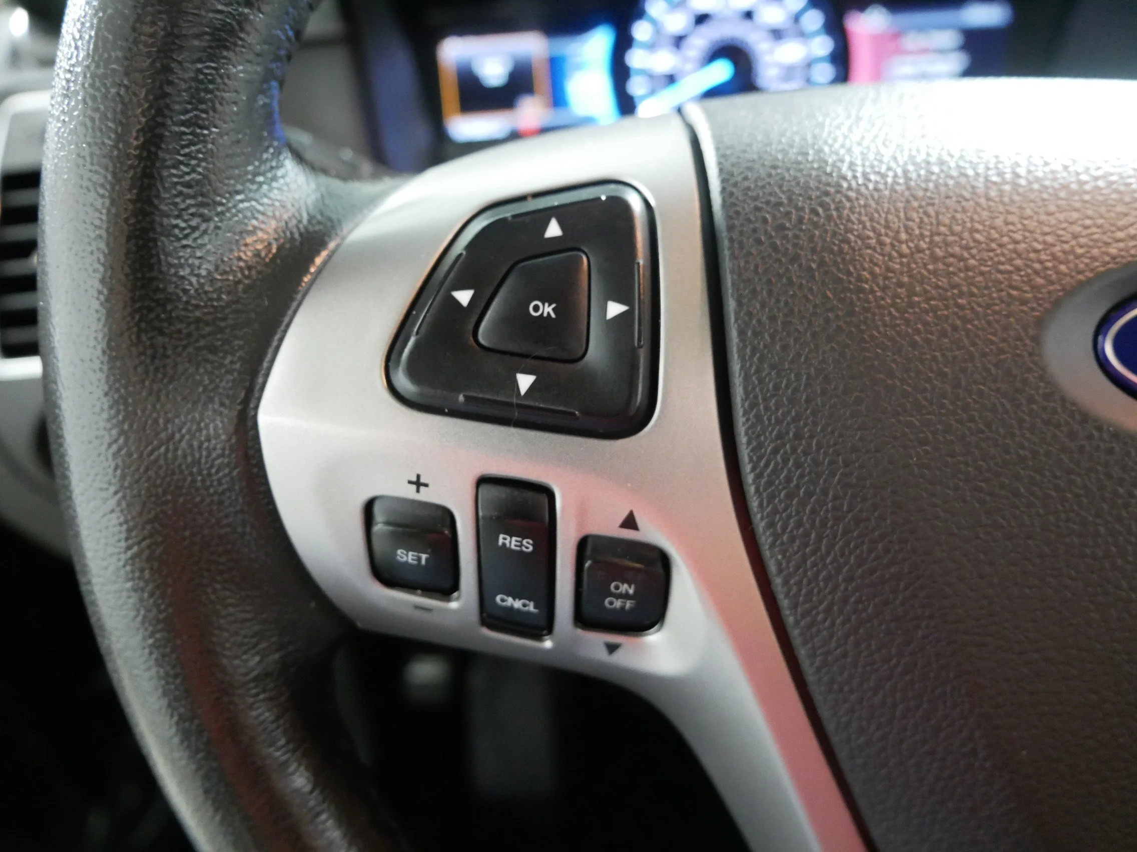 Used 2017 Shadow Black Ford SEL image 27