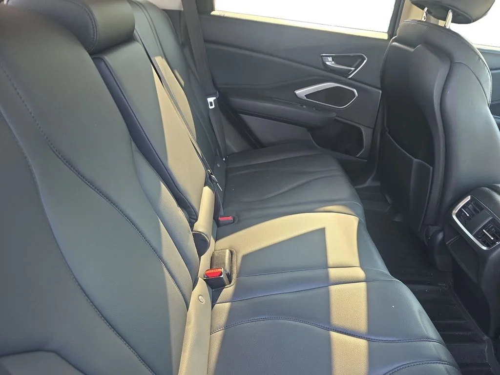 Used 2021  Acura Base image 23