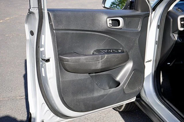 Used 2021 Silver Hyundai SEL image 21