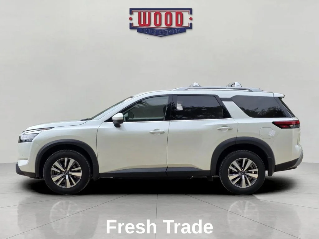 Used 2024 Pearl White Tricoat Nissan SL image 4